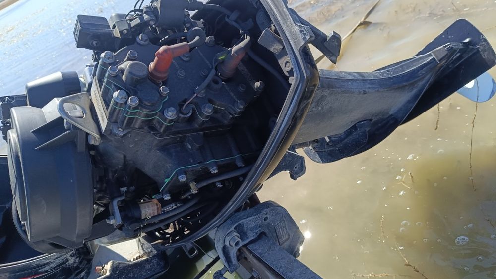 Лодка с мотором  продам