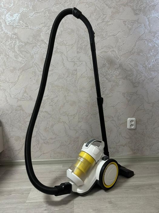 Продам пылесос Karcher vc3