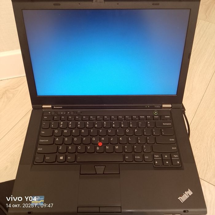 Ноутбук продам почти новый