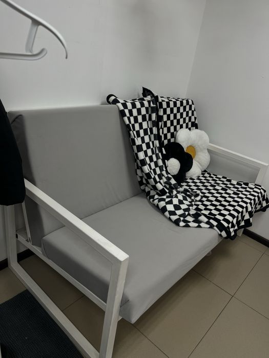 Диван срочно! Назарбаева