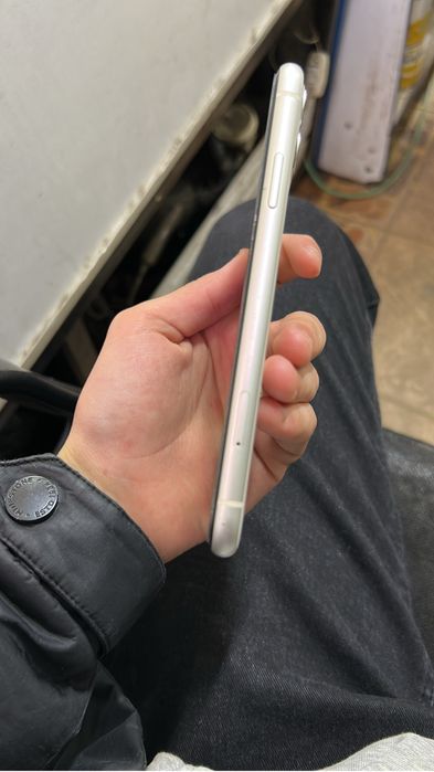 Продам Айфон 11 128гб,74акум