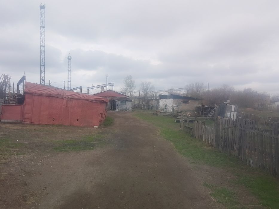 Уй сатылады жеке турган