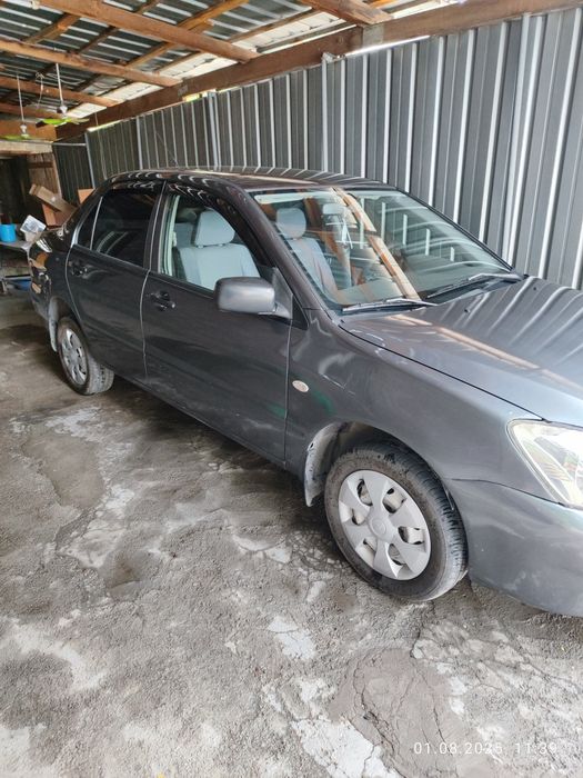 Продам машину Mitsubishi Lancer