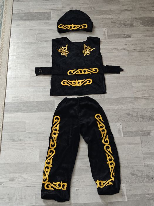 Национальный казахский костюм