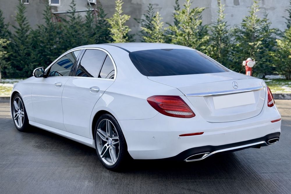 Mercedes E220 D 2018 / Pachet Amg / Camere 360 / Distronic / Burmester