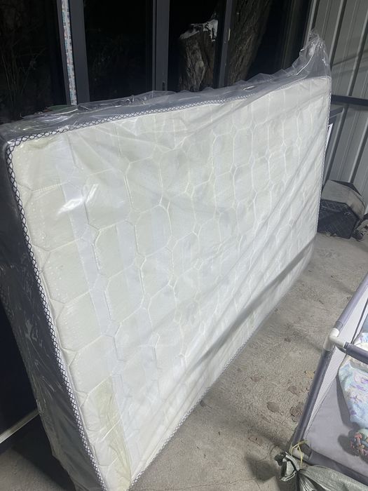 Продам матрас новый