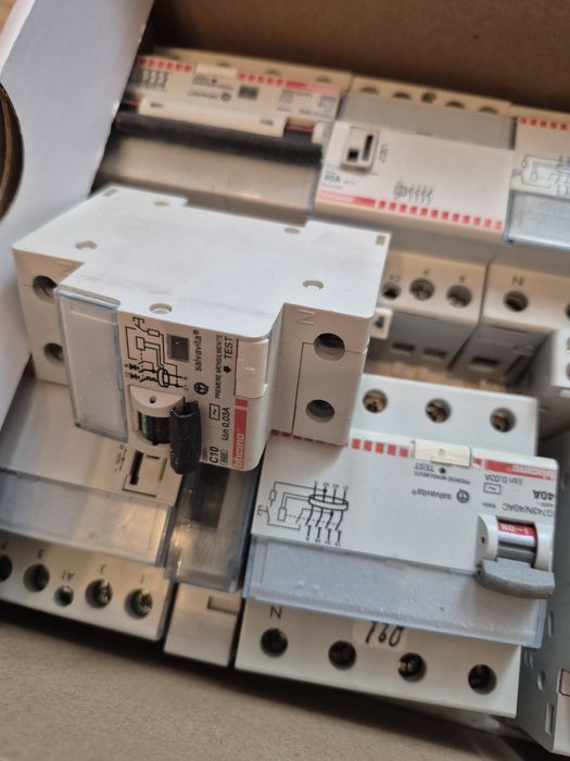 Siguranțe automate modulare + diferențiale