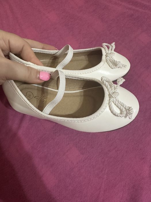 Туфельки белые 26 размер