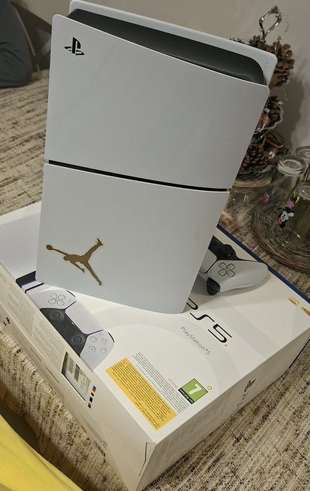Vând PS 5 1TB+3 ani garanție