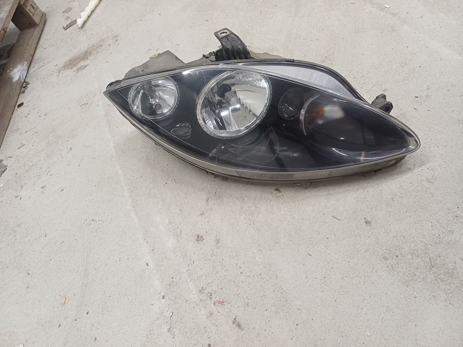 Десен фар за сеат леон и алтеа 2008 година