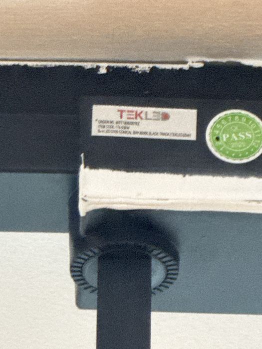 Поворотный светильник TEKLED