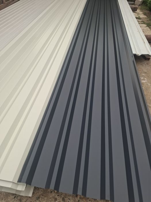 Vând tablă cutată h35 la 6 metri lungime Vând tablă cutată h35 la 6 metri lungime 
Diferite culori [roșu; negru ;alb,gri antiacide, gri argintiu pentr