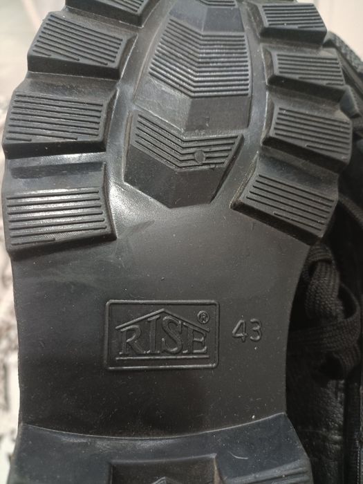 Продам спец.обувь