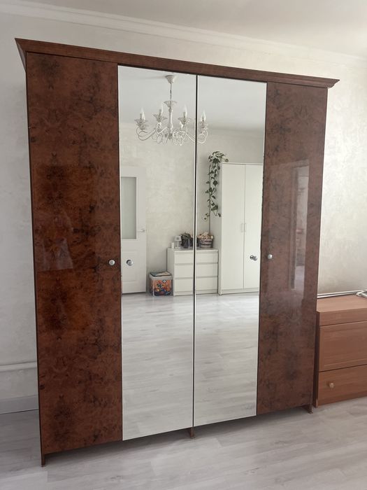 Шифонер с зеркалом