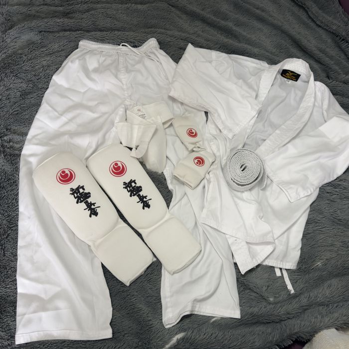 Продам кимоно новое для спорта