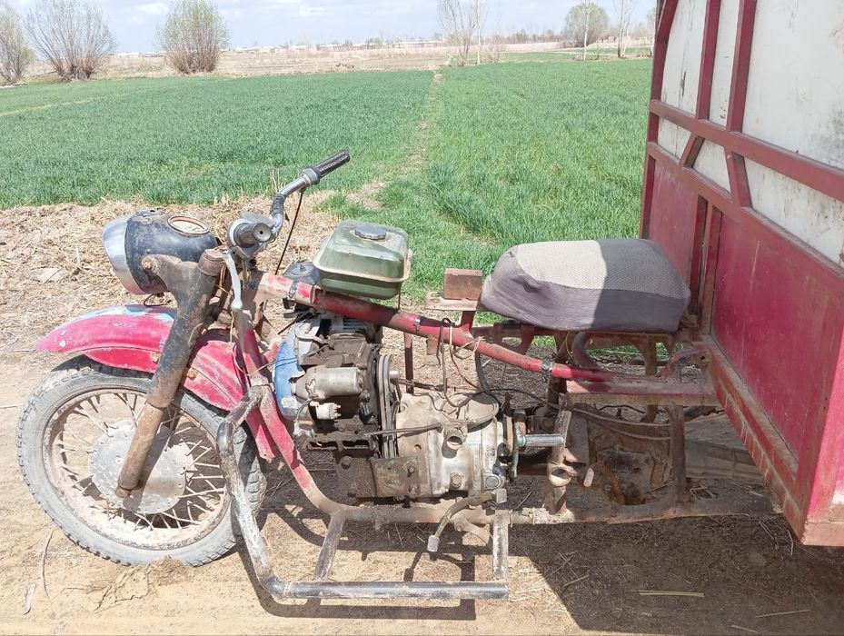 Qoʻlbola usulda yasalgan moto trak