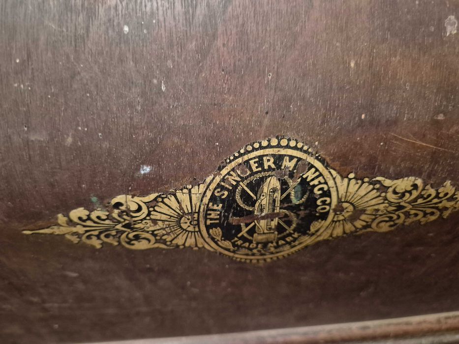 Стара шевна машина SINGER