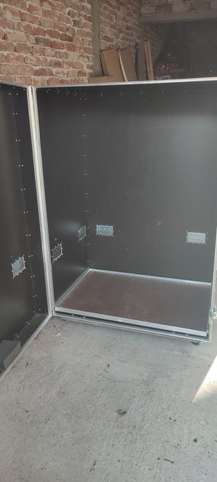 Мобилен гардероб flight case