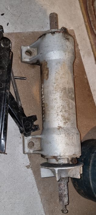 Ax circular cu lagare si rulmenti