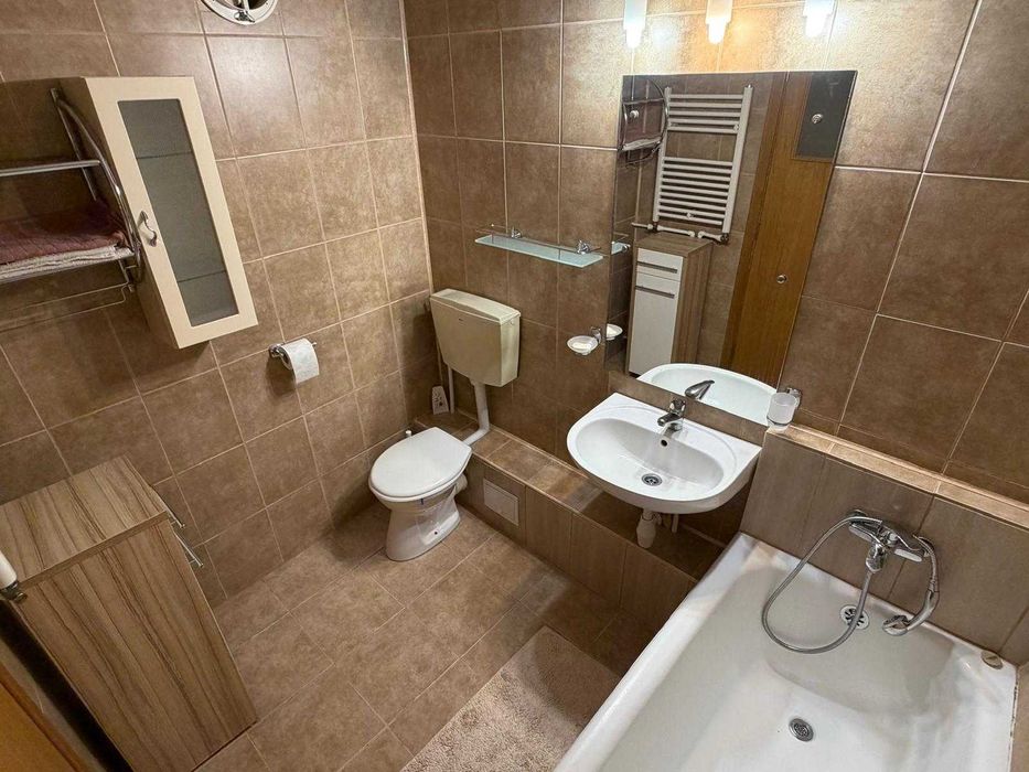 Inchiriere apartament două camere decomandat Dristor (centrala proprie si loc de parcare platit)