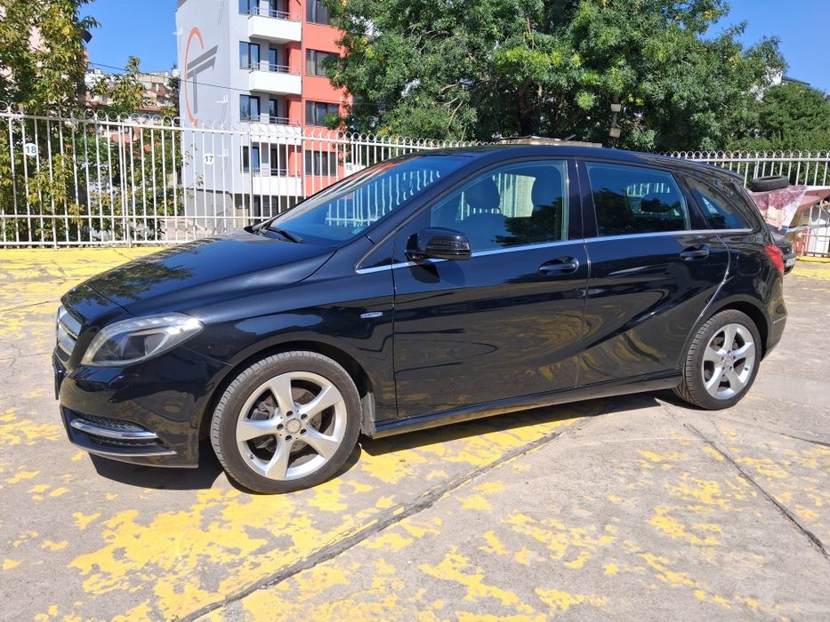 Mercedes Benz B180