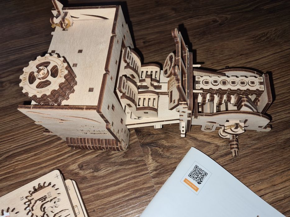 Puzzle 3D Camion VM-03 din lemn Ugears