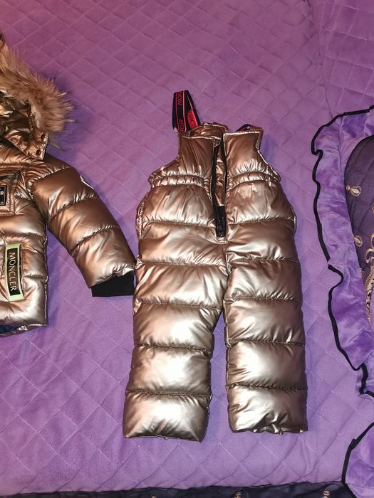 Продам комбинезон детский "MONCLER"