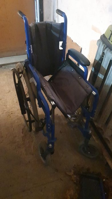 инвалидная коляска