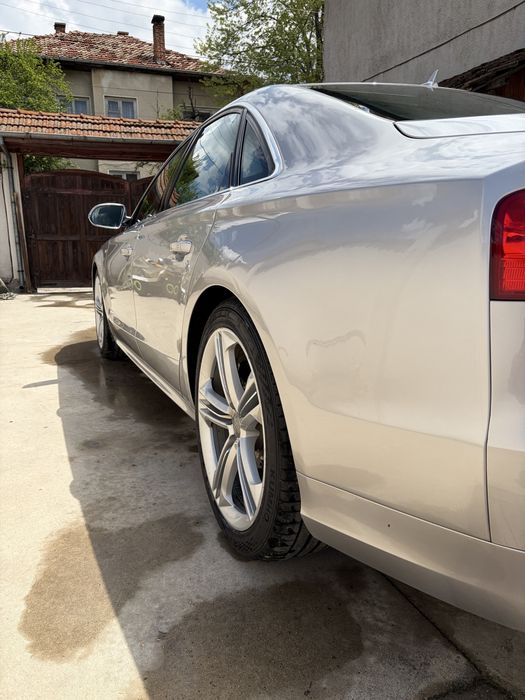 Audi S8 в перфектно състояние