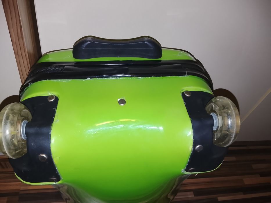 Куфар и раница-Дино