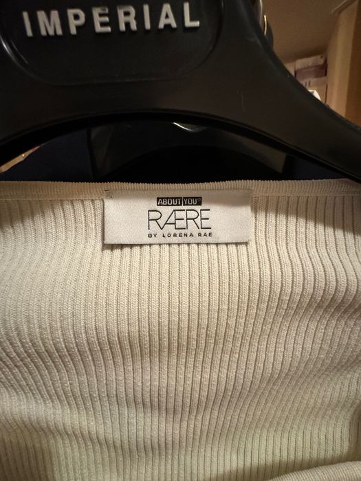 Нова бяла блуза с дълъг ръкав