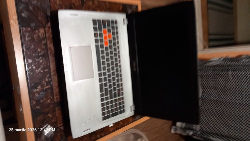 Laptop de gaming performant, ideal pentru jocuri exigente și multitask