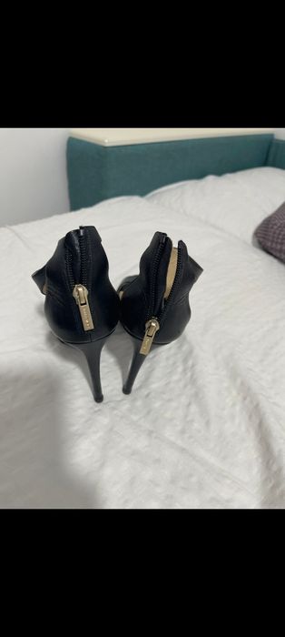 Vând sandale Jimmy Choo