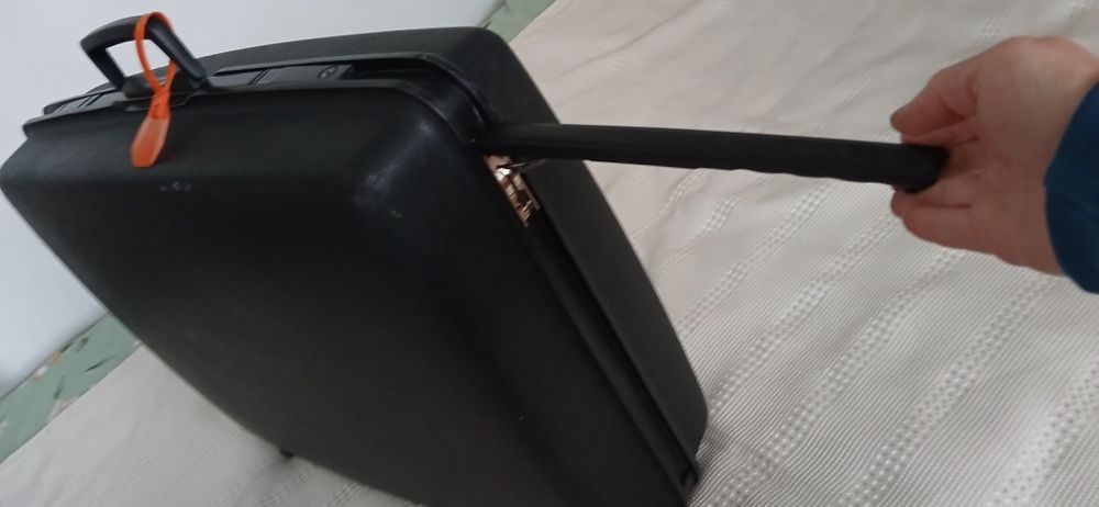 Valiză/troler mare Samsonite cu roți și tija de tragere , rigid