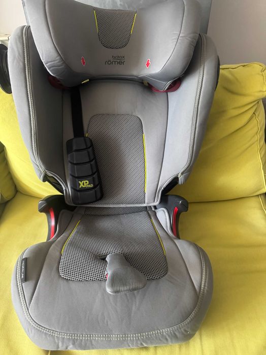 Изключително запазено детско столче за кола Britax Römer KidFix III S