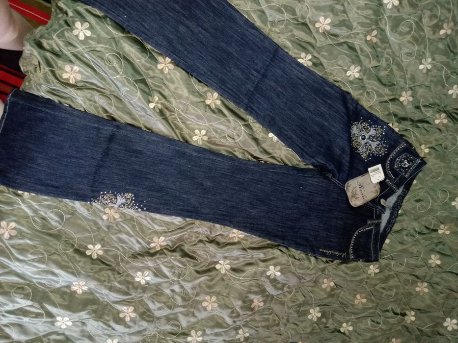 Джинсы на девушек