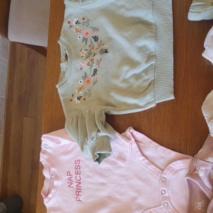 Бебешки дрехи запазени по 1 лв маркови