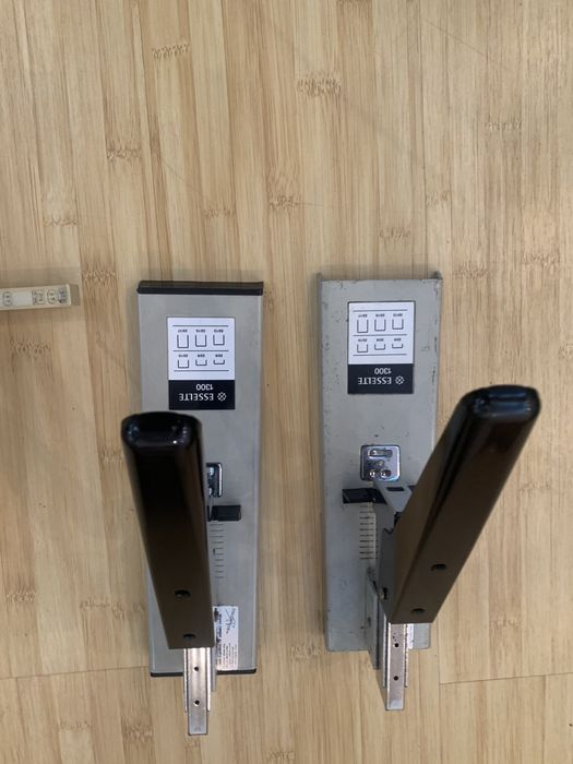 capsatoare profesionale Esselte 1300 si perforatoare