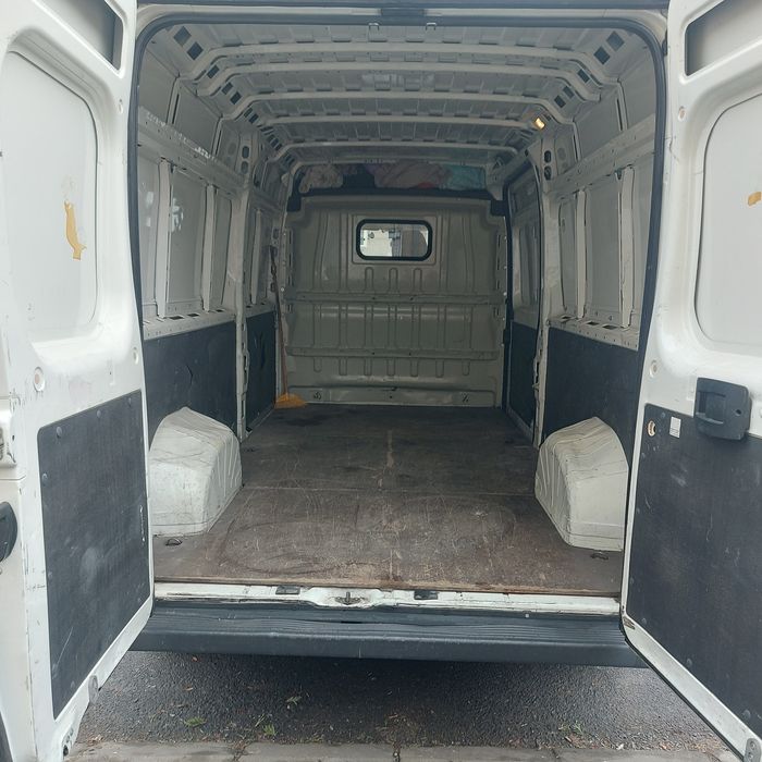 Debarasat mobilă,golire subsoluri,mansarde și apartamente