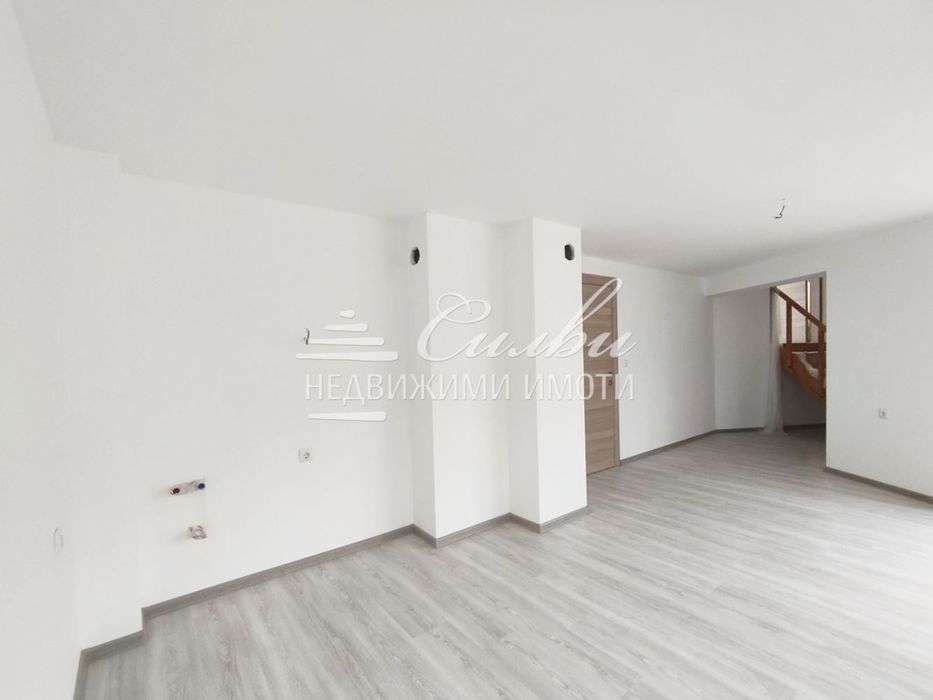 Продава се Мезонет в Шумен, Дивизионна болница - 165 кв.м за 943 €/кв.м - Снимка #3