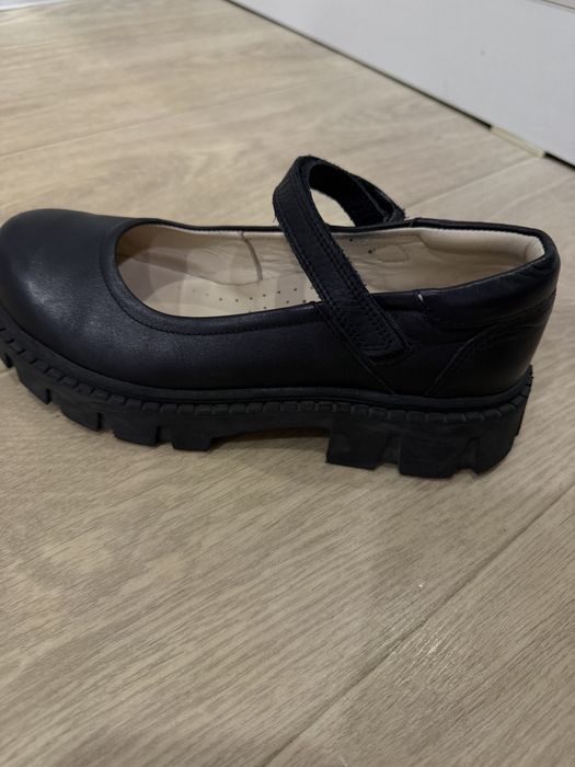 Продам кожаные туфли