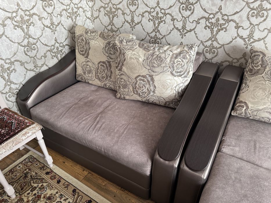 Диван с креслом раздвижные