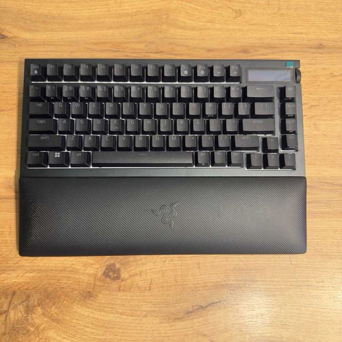 Tastatura Razer Blackwidow V4 Pro 75% + Razer Ergonomic Wrist Rest Black | TrueGSM