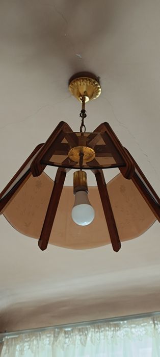 Продаются люстры