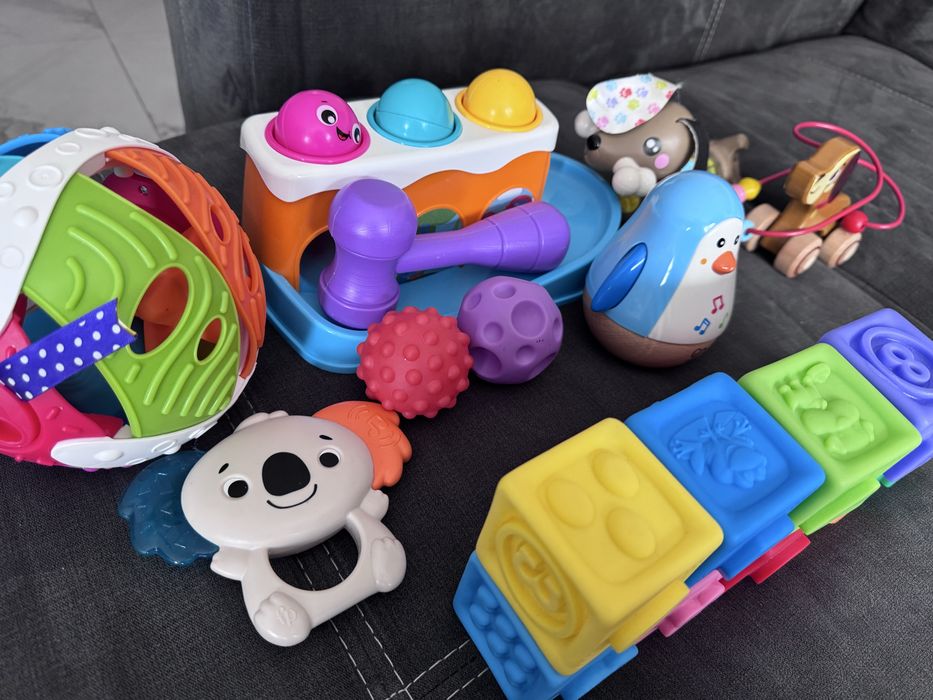 Лот дървени и музикални играчки