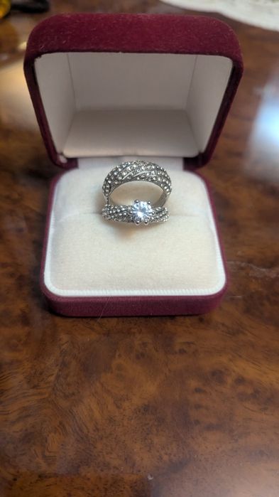 Продам фирменную бижутерию люкс класса