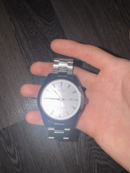 Продам часы Tissot работают