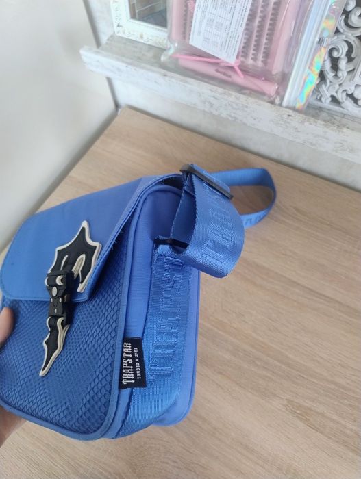 Trapstar чанта в тъмносин цвят