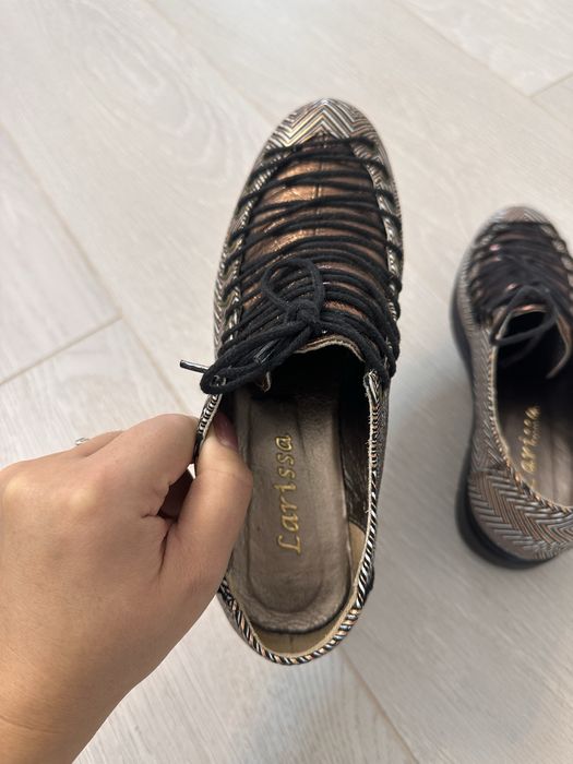 Pantofi cu siret Larisa