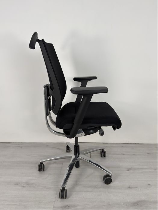 Sedus Swing Up SU-102 с пълна тапицерия черна  и много функции